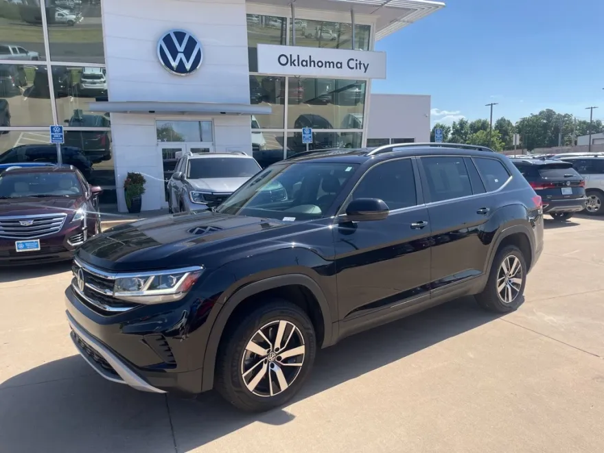 2023 Volkswagen Atlas SE photo 1