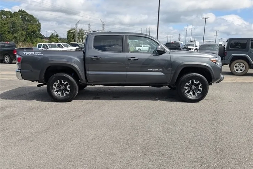 2023 Toyota Tacoma SR5 photo 1
