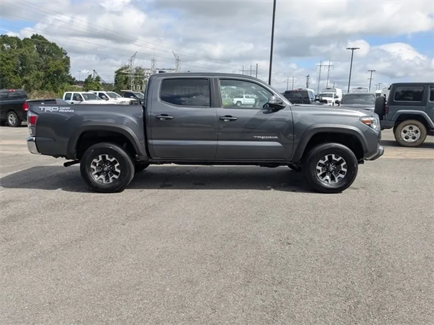 2023 Toyota Tacoma SR5 photo 1