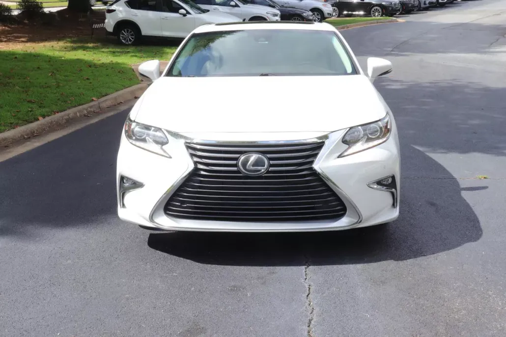 2016 Lexus ES 350 photo 1