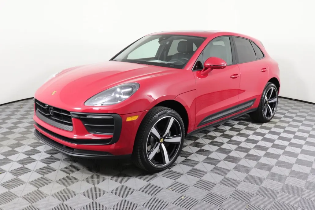 2024 Porsche Macan photo 1