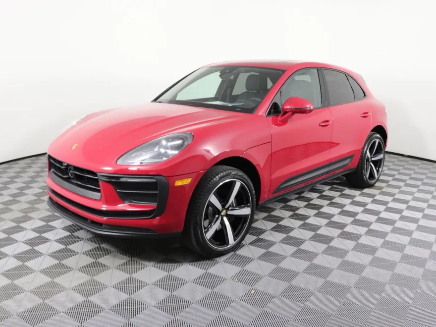 2024 Porsche Macan photo 1