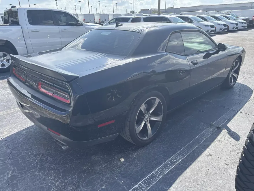 2015 Dodge Challenger R/T Plus Shaker photo 1