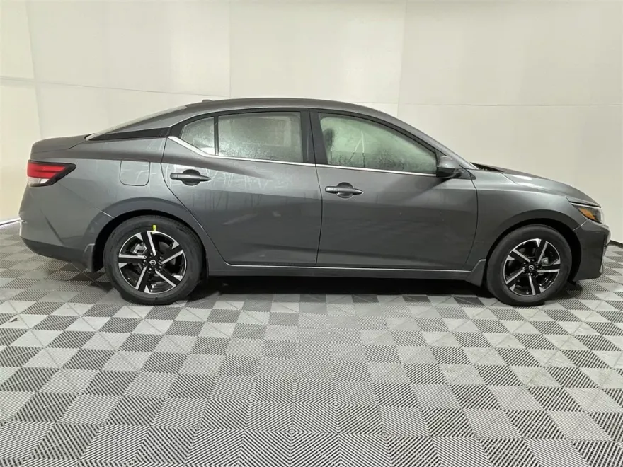 2025 Nissan Sentra SV photo 1