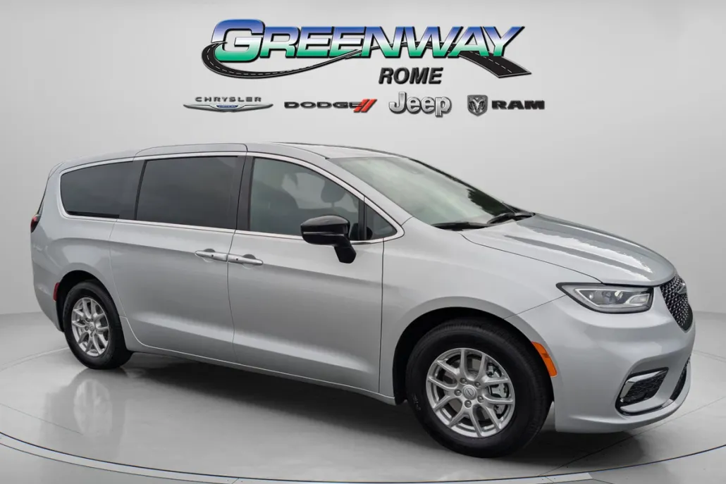 2026 Chrysler Pacifica photo 1