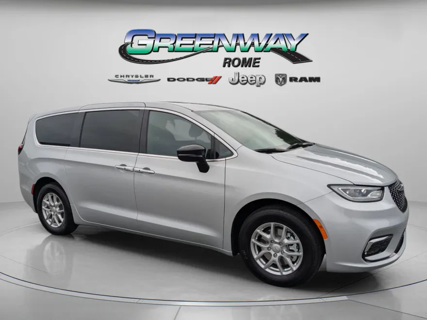 2026 Chrysler Pacifica photo 1