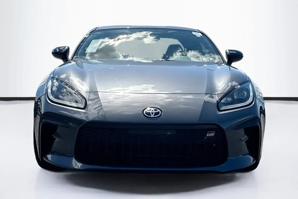 2023 Toyota GR86 Base photo 1