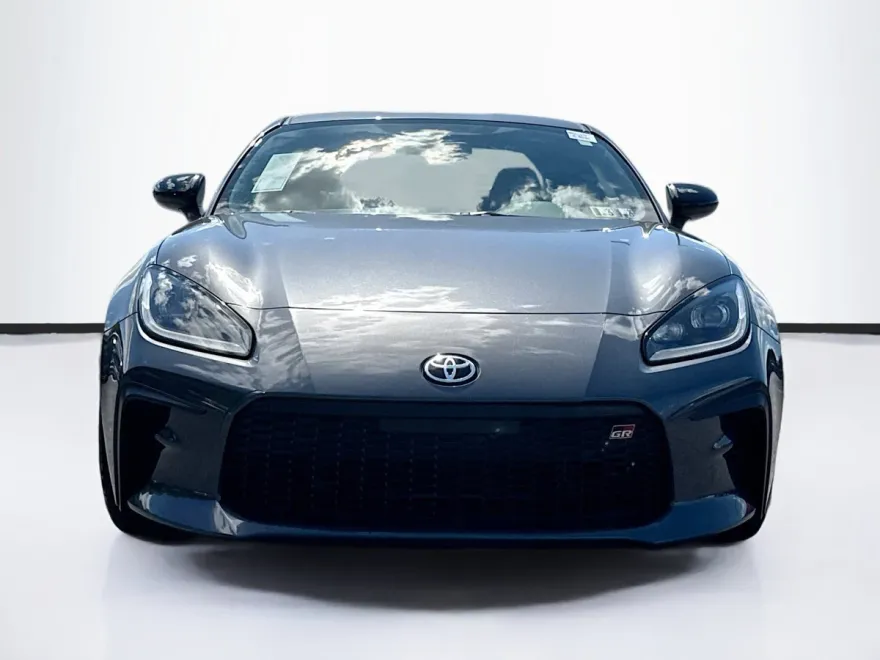 2023 Toyota GR86 Base photo 1