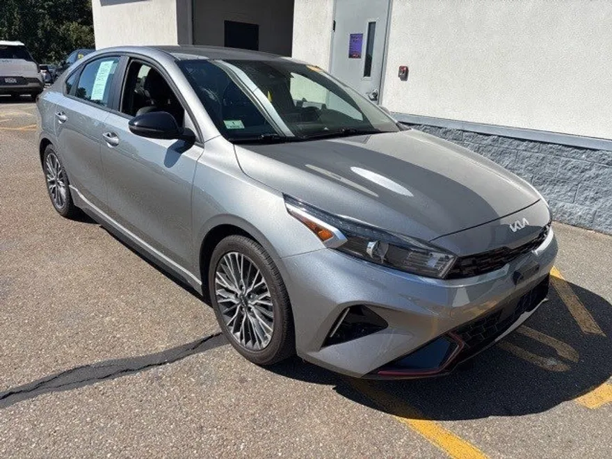 2023 Kia Forte GT-Line photo 1