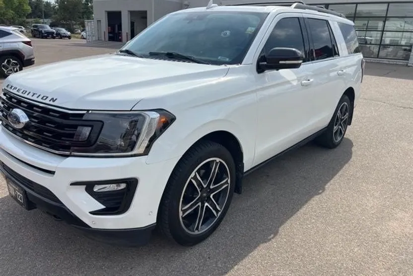 2020 Ford Expedition Limited photo 1