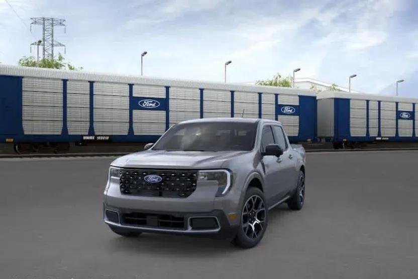 2025 Ford Maverick Lariat photo 1