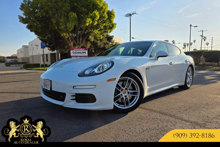 2016 Porsche Panamera Base photo 1