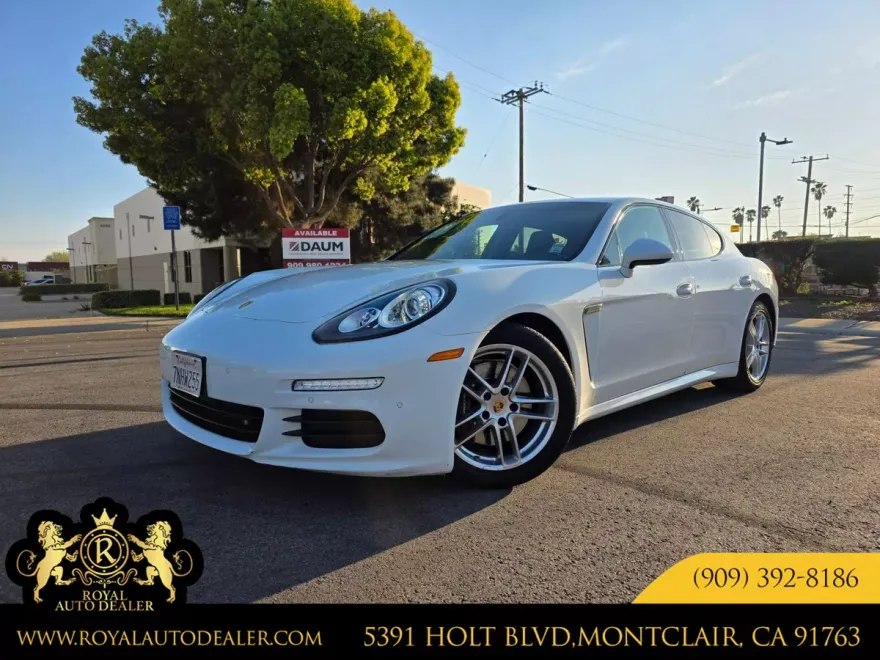 2016 Porsche Panamera Base photo 1