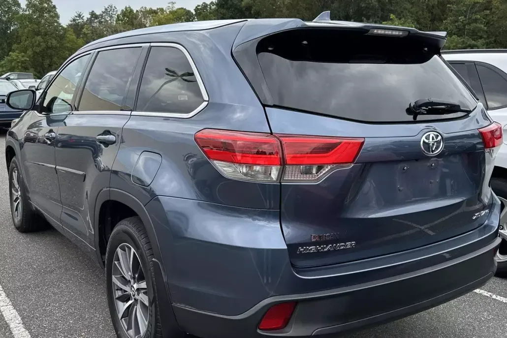 2017 Toyota Highlander XLE photo 1