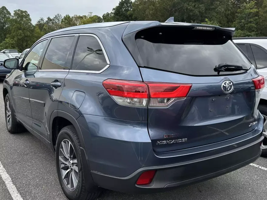 2017 Toyota Highlander XLE photo 1