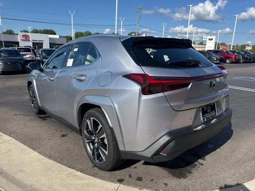 2025 Lexus UX Premium photo 11