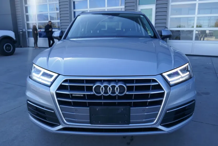 2019 Audi Q5 Premium Plus photo 1