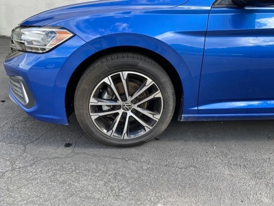 2023 Volkswagen Jetta 1.5T Sport photo 1