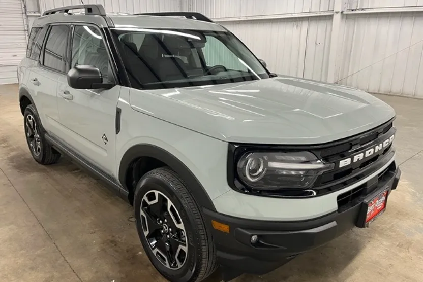 2023 Ford Bronco Sport Outer Banks photo 1