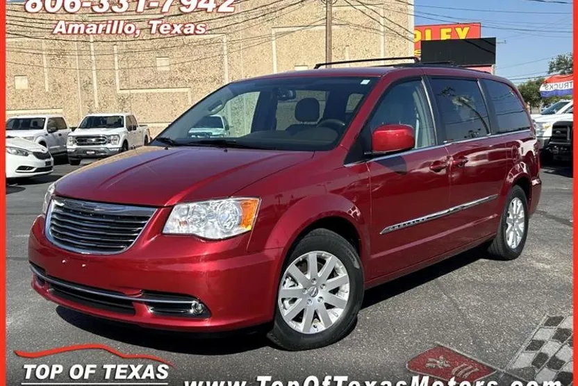 2014 Chrysler Town & Country Touring photo 1