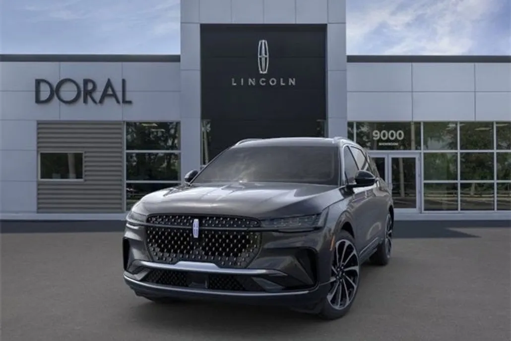2025 Lincoln Nautilus Black Label photo 1