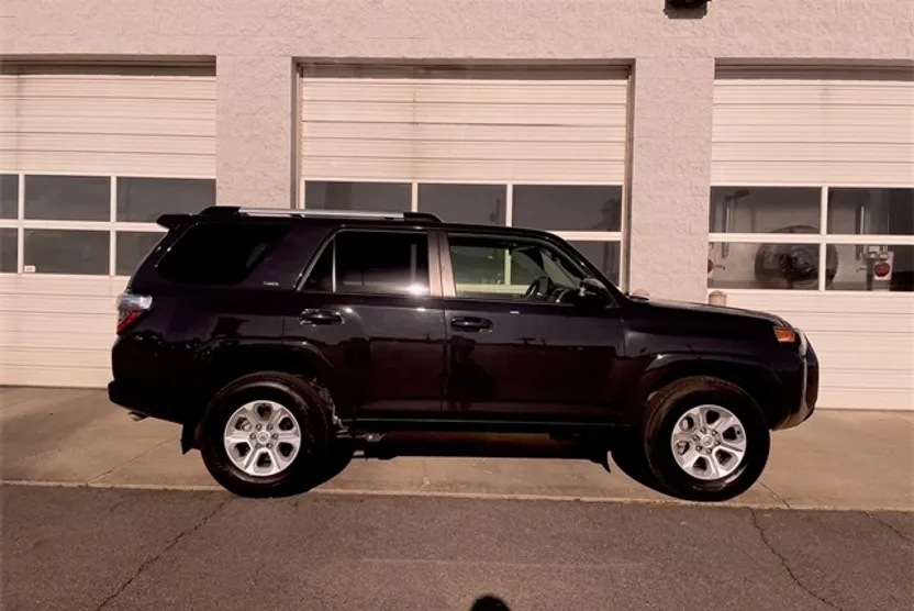 2024 Toyota 4Runner SR5 Premium photo 1