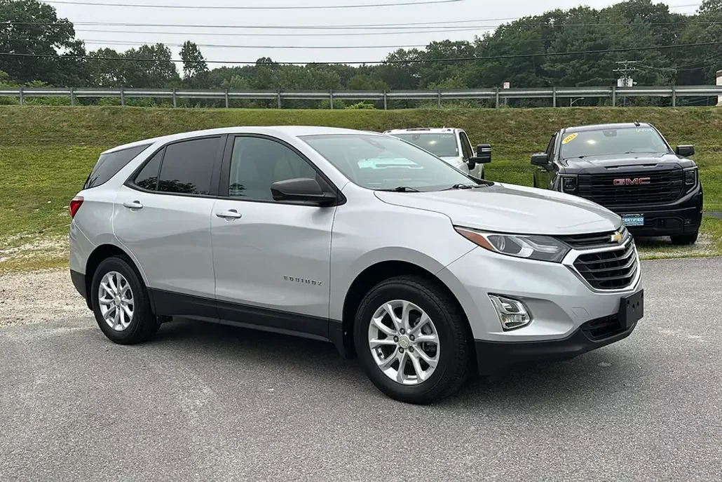 2021 Chevrolet Equinox LS photo 1