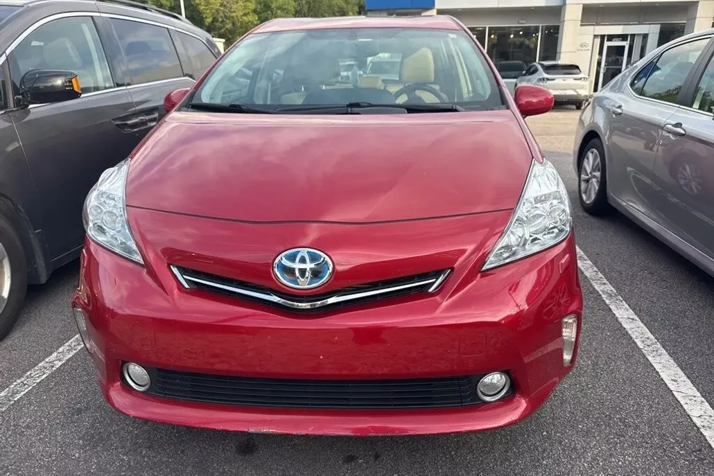 2014 Toyota Prius V Five photo 1