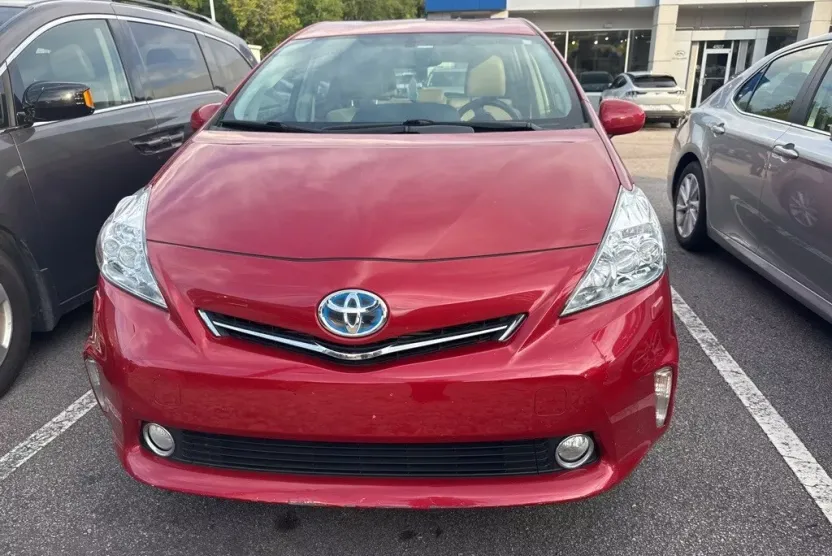 2014 Toyota Prius V Five photo 1