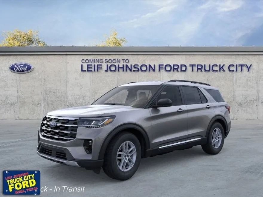 2025 Ford Explorer photo 1
