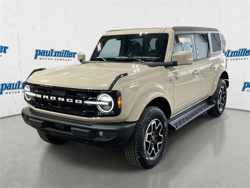 2025 Ford Bronco Outer Banks photo 1