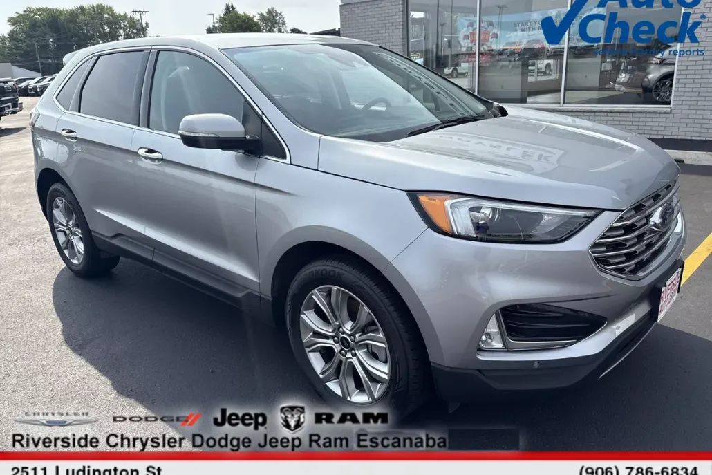 2024 Ford Edge Titanium photo 1