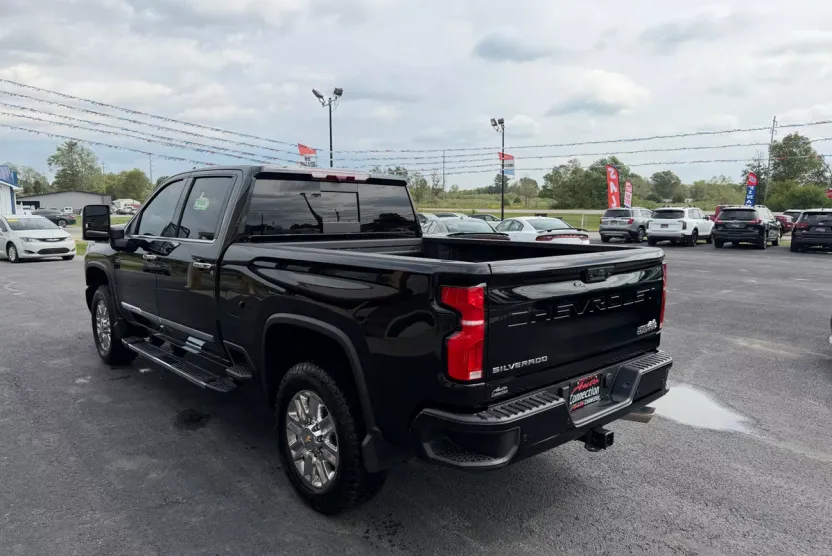 2025 Chevrolet Silverado 2500HD High Country photo 1