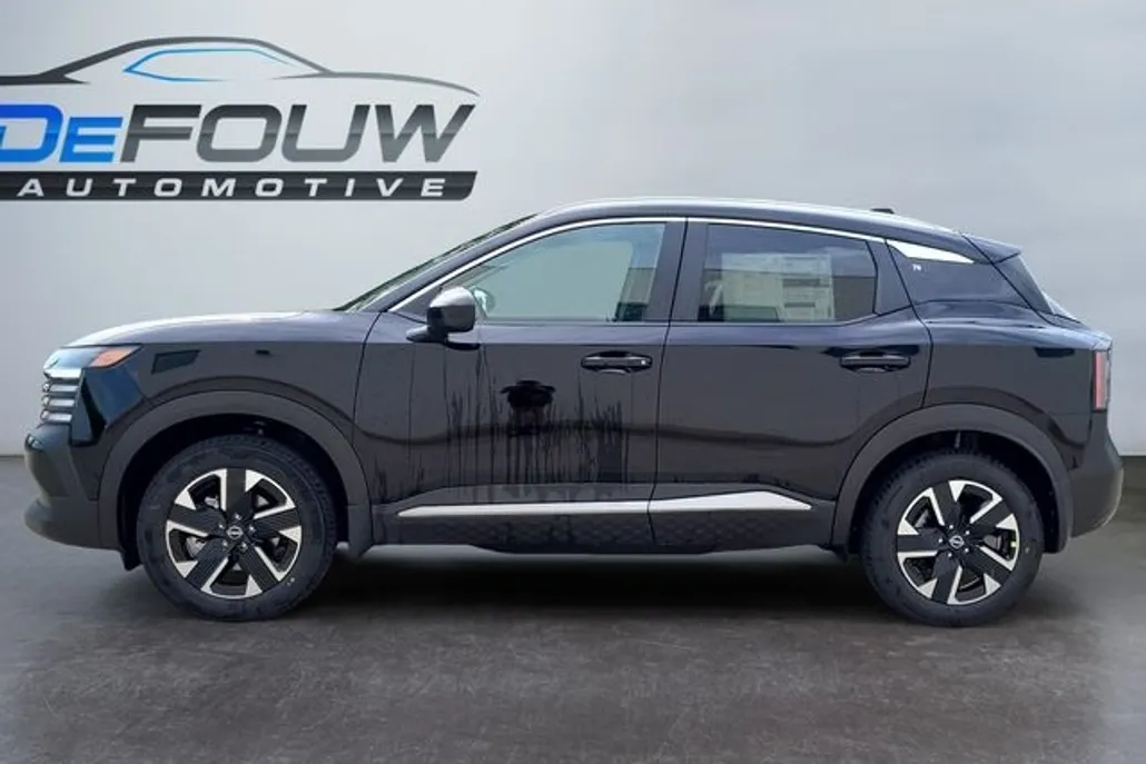 2025 Nissan Kicks SV photo 1