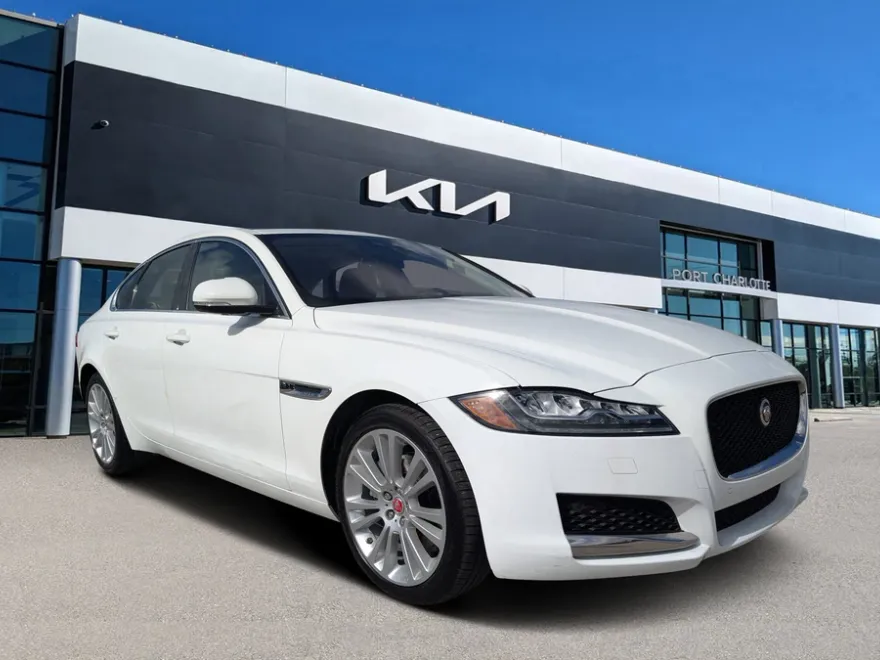 2018 Jaguar XF 25t Prestige photo 1