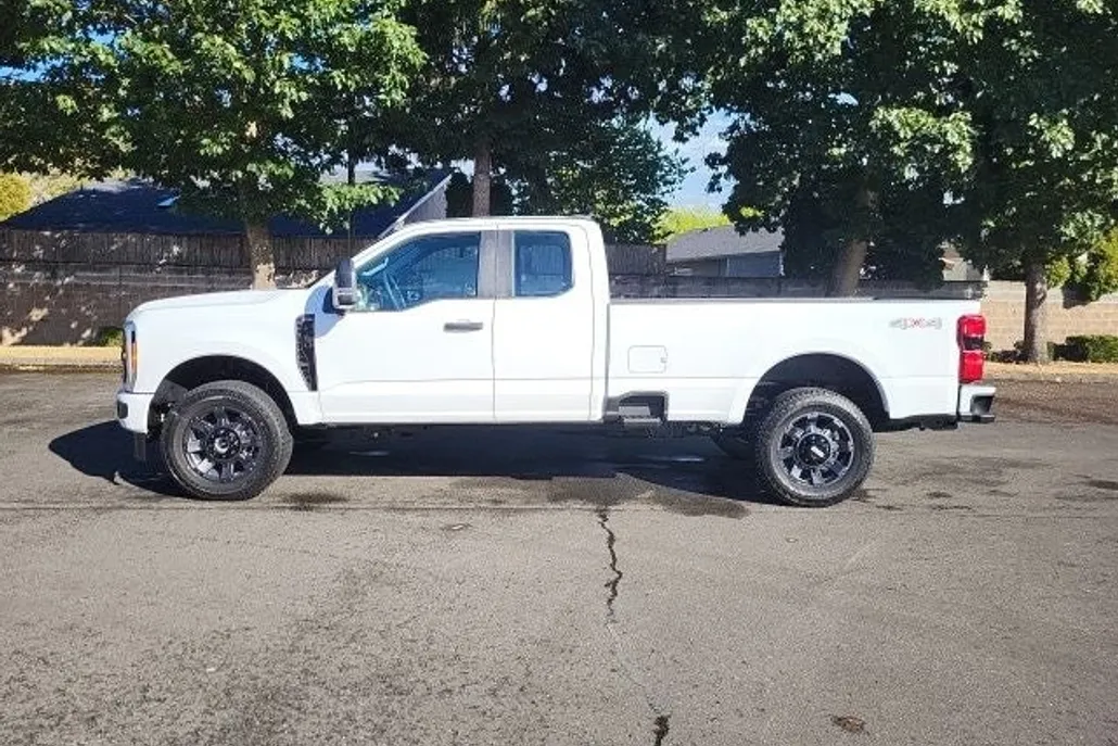 2026 Ford F-350 photo 1