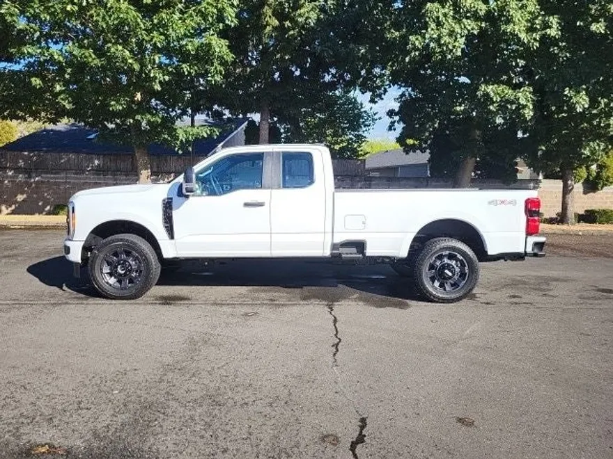 2026 Ford F-350 photo 1