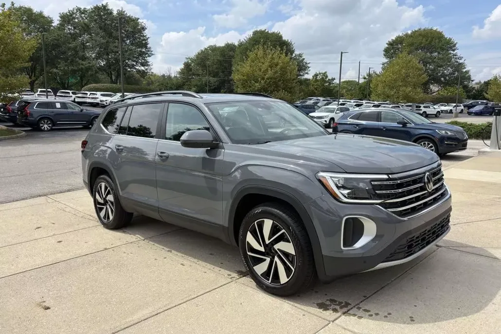 2026 Volkswagen Atlas SE Technology photo 1