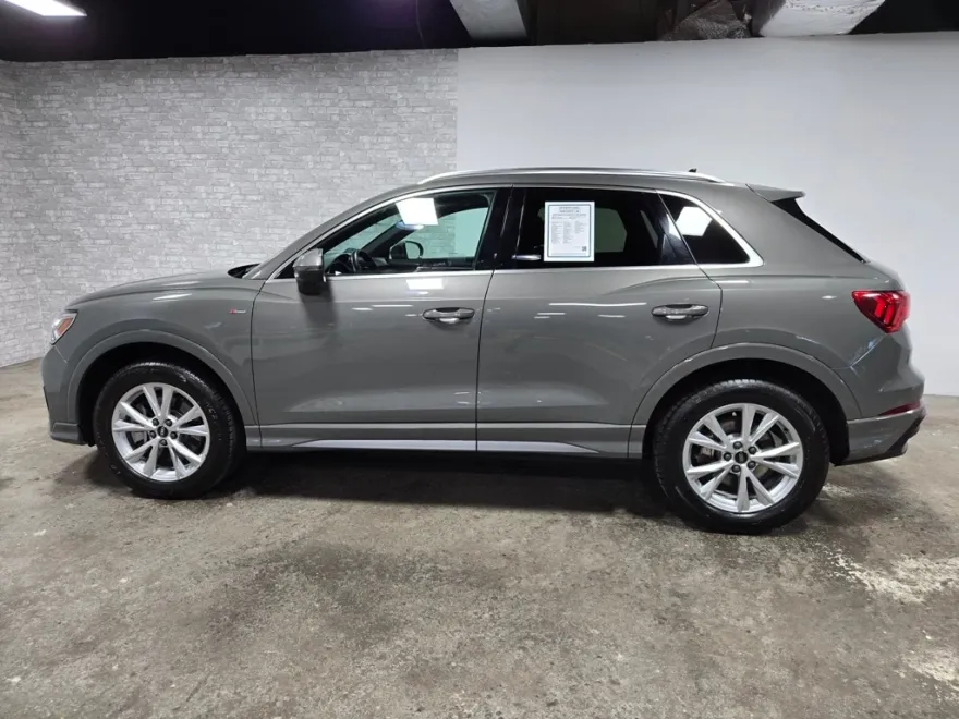 2024 Audi Q3 S line Premium photo 1