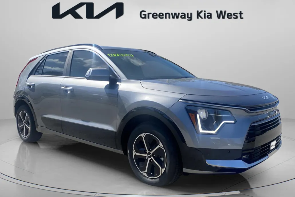 2025 Kia Niro SX photo 1