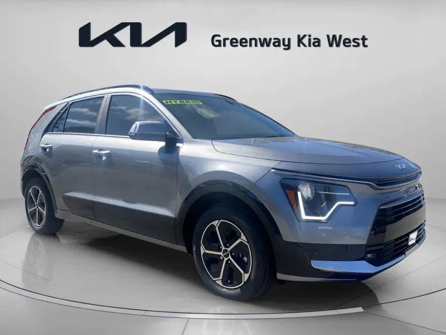 2025 Kia Niro SX photo 1