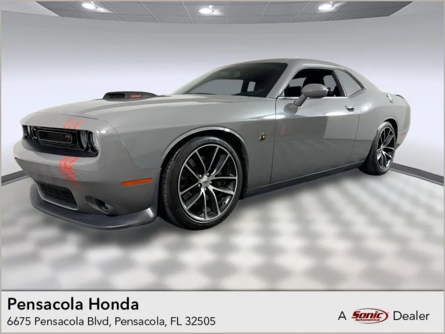 2017 Dodge Challenger 392 Scat Pack Shaker photo 1