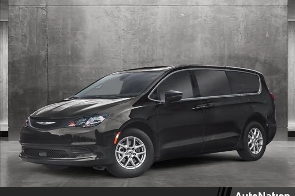 2025 Chrysler Voyager LX photo 1