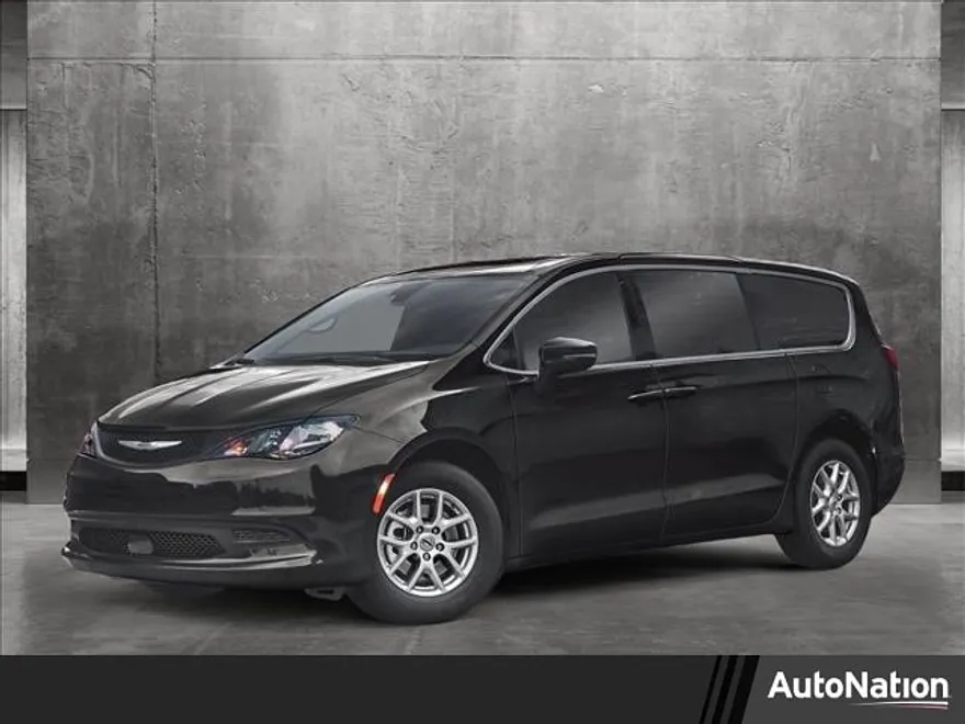2025 Chrysler Voyager LX photo 1