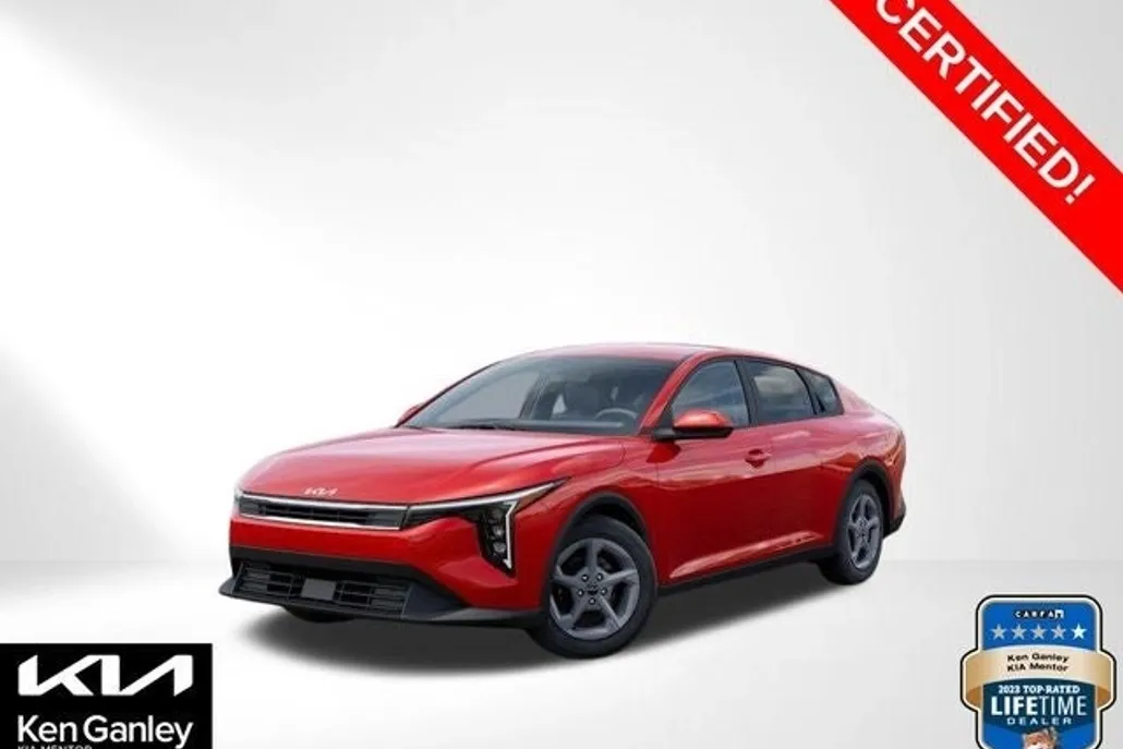 2025 Kia K4 LXS photo 1