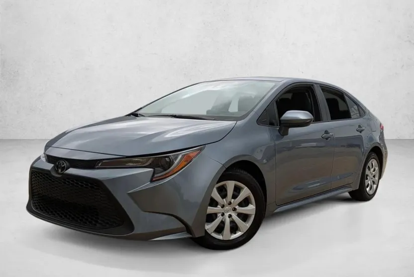 2022 Toyota Corolla LE photo 1