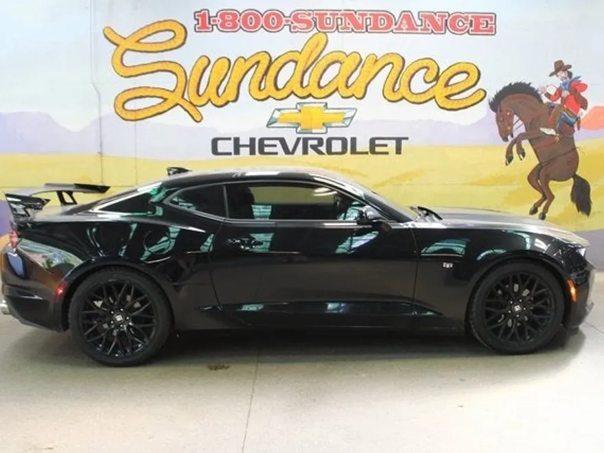 2019 Chevrolet Camaro 2LT 3LT photo 1