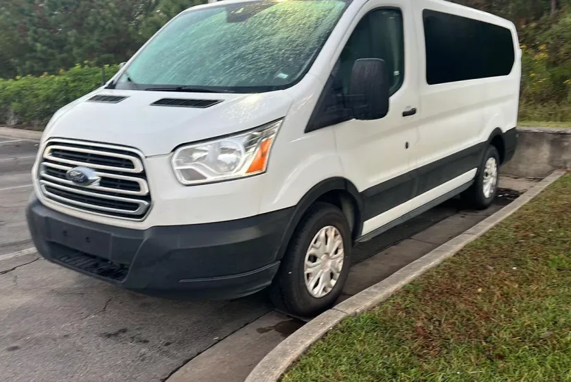 2019 Ford Transit Passenger XLT photo 1