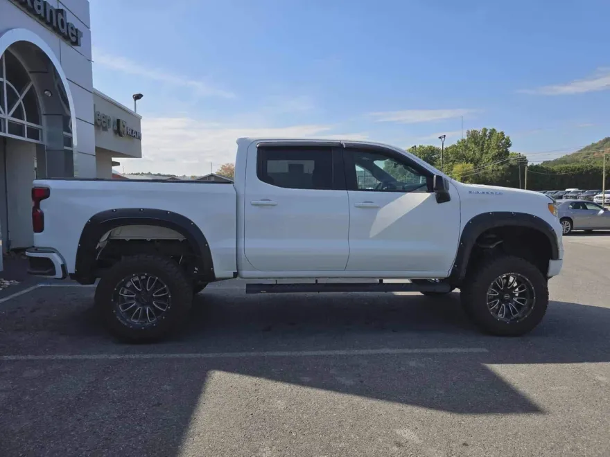 2022 Chevrolet Silverado 1500 RST photo 1
