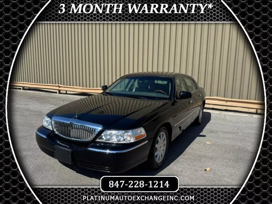 2011 Lincoln Town Car Signature Limited photo 1